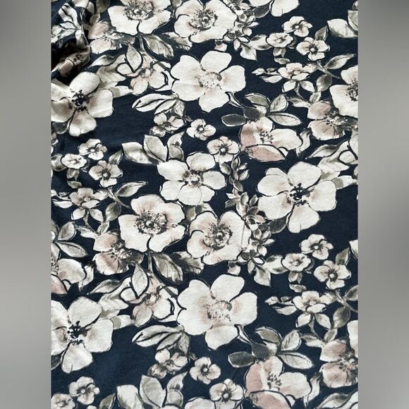 Abercrombie & Fitch Men's Floral Soft Tee T Shirt Size M Blue and Light Mauve - Picture 7 of 7